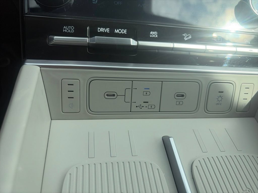 Used 2024 Hyundai Santa Fe Calligraphy AWD/4WD image 48