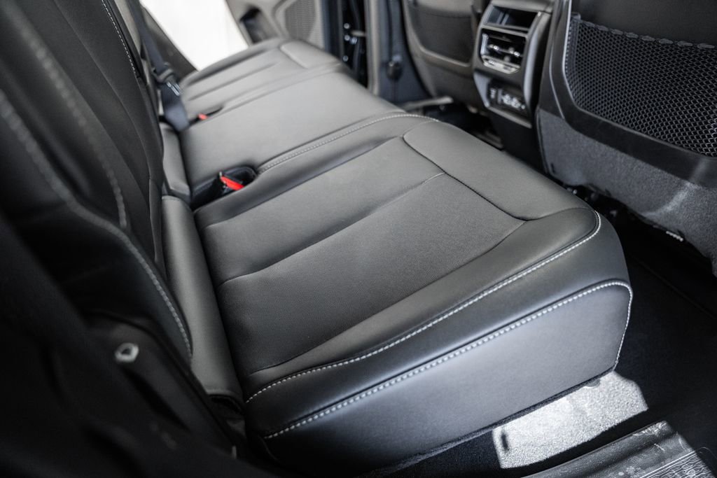 Certified 2023 Jeep Grand Cherokee Limited w/ Black Appearance Package image 34