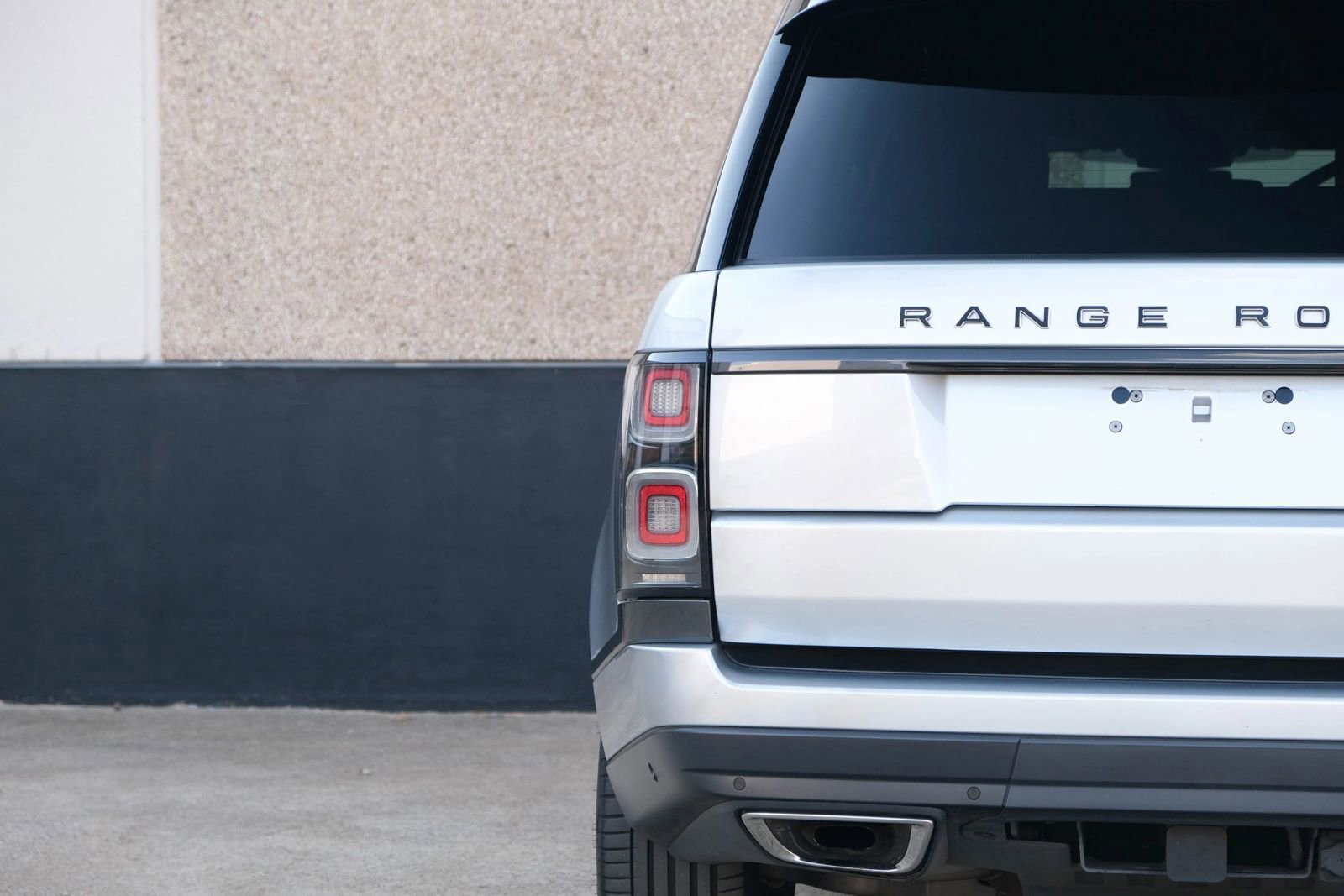 Used 2020 Land Rover Range Rover SV Autobiography Dynamic image 17