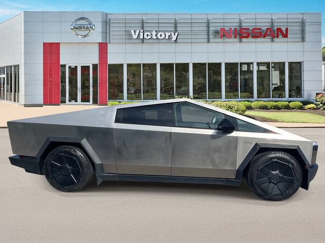Used 2024 Tesla Cybertruck AWD Crew Cab image 2