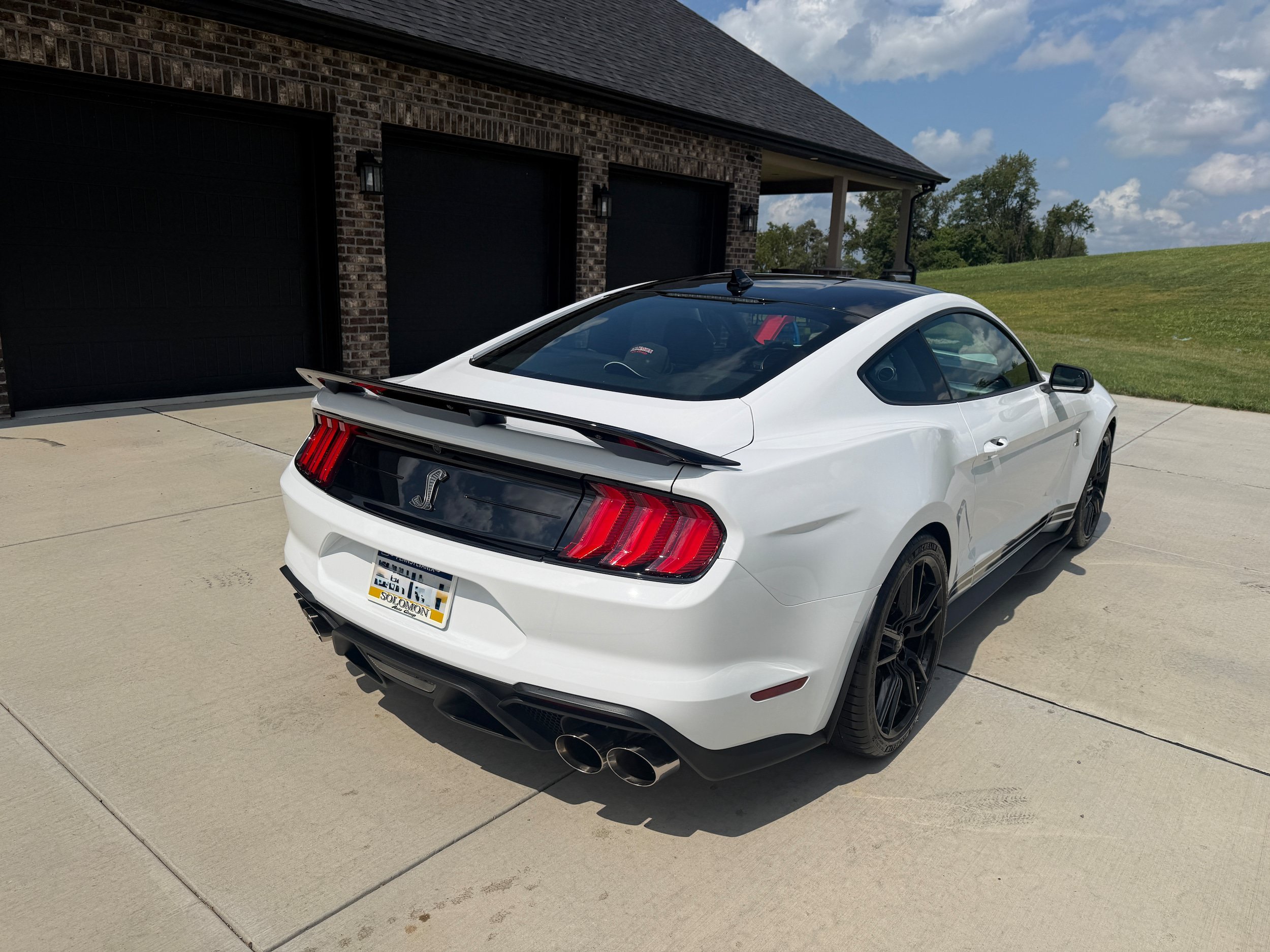 Used 2022 Ford Mustang Shelby GT500 w/ Technology Package RWD image 5