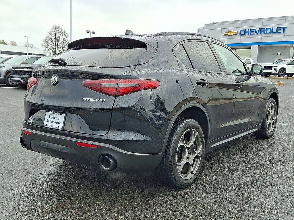 Used 2022 Alfa Romeo Stelvio Sprint AWD/4WD image 10