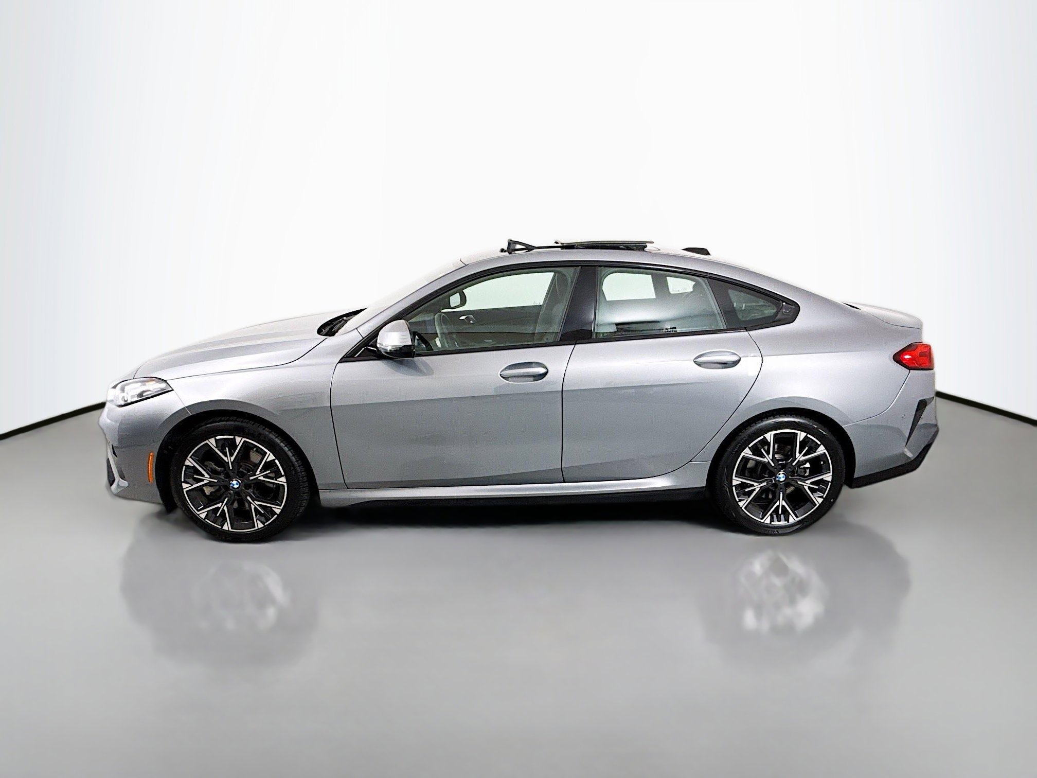 Used 2025 BMW 228i xDrive AWD/4WD image 4