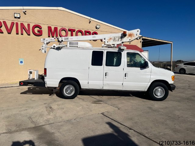 Used 2006 Ford E-350 and Econoline 350 Super Duty RWD image 8