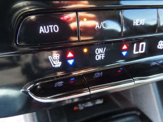 Used 2023 Chevrolet Bolt EUV LT w/ Convenience Package FWD image 33