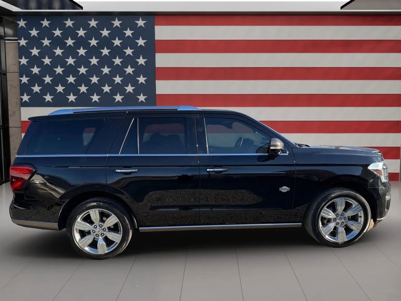 Used 2023 Ford Expedition King Ranch RWD image 6