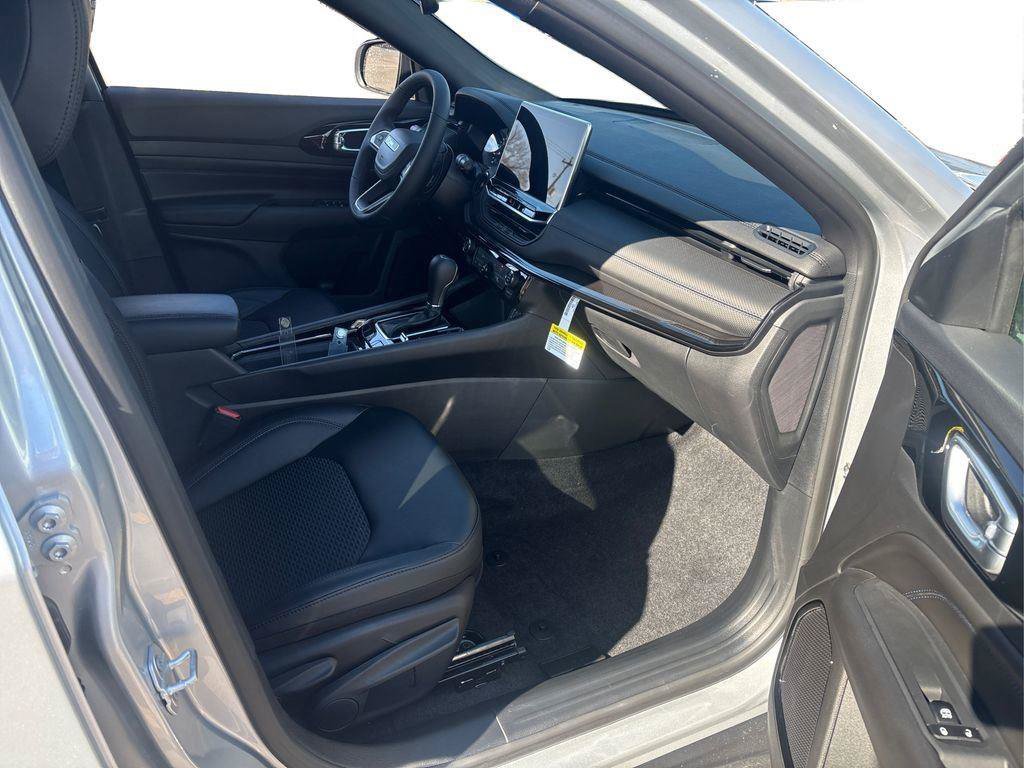 New 2026 Jeep Compass Latitude AWD/4WD image 19