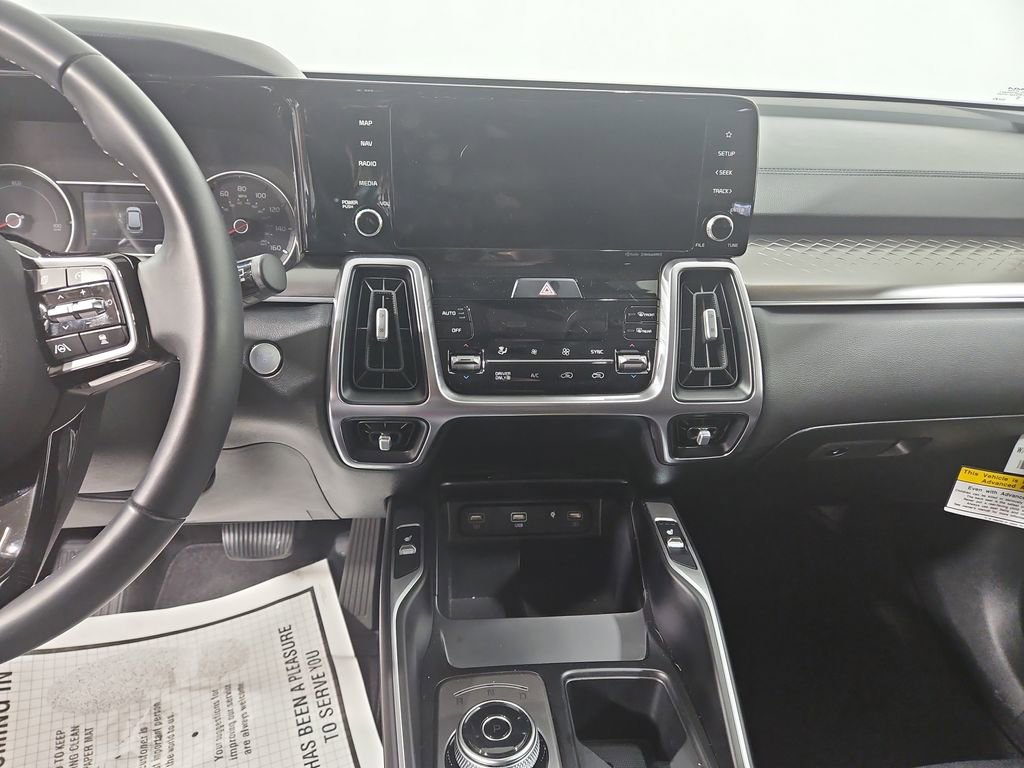Used 2023 Kia Sorento EX image 18
