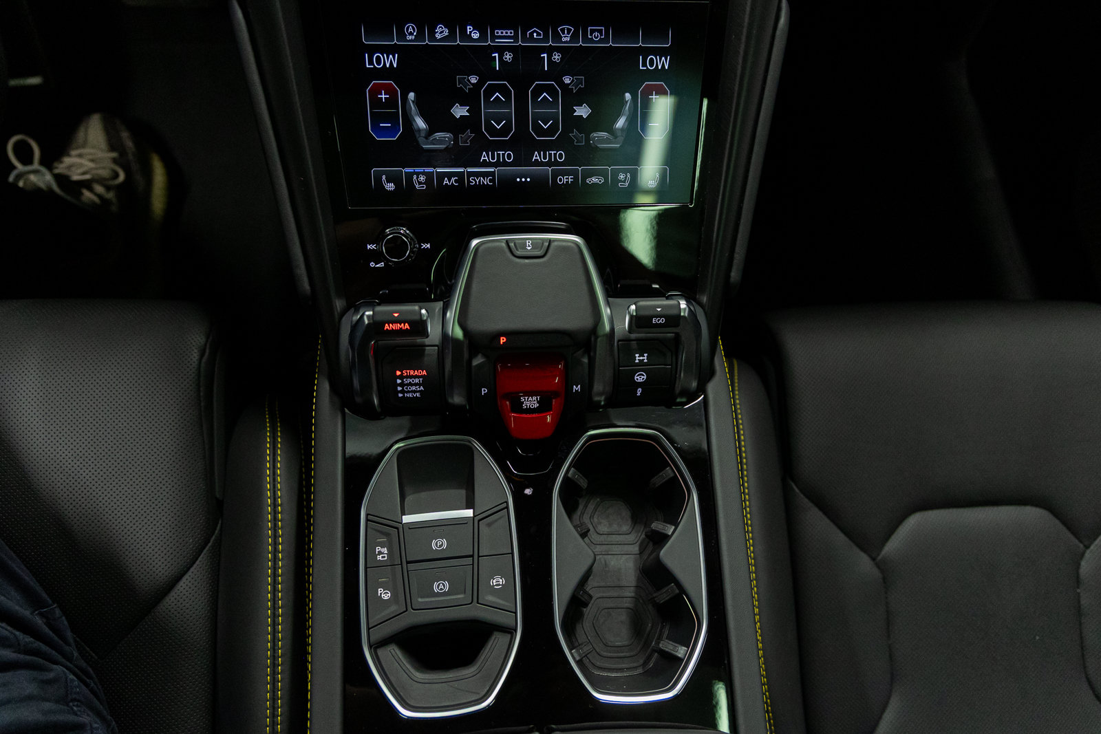 Used 2024 Lamborghini Urus S AWD/4WD image 36