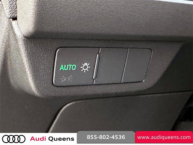 Used 2025 Audi Q4 e-tron Premium w/ Convenience Package image 21