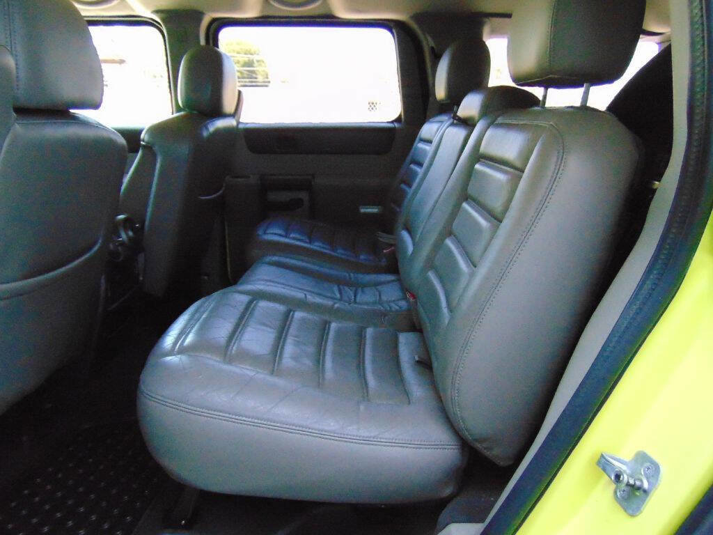 Used 2004 HUMMER H2 w/ Preferred Equipment Group image 28