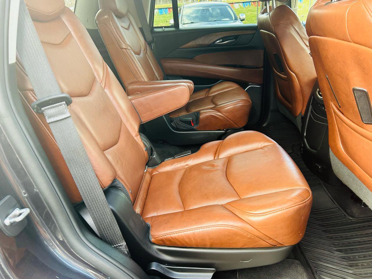 Used 2018 Cadillac Escalade Luxury image 32