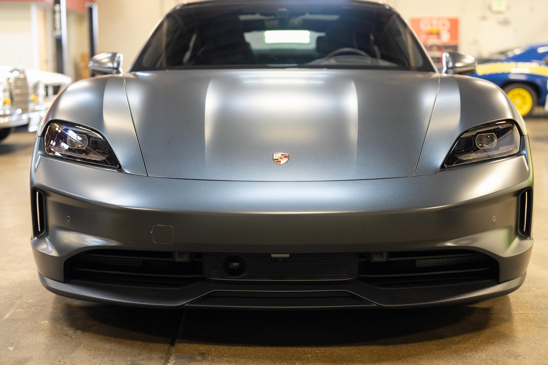 Used 2025 Porsche Taycan RWD image 19