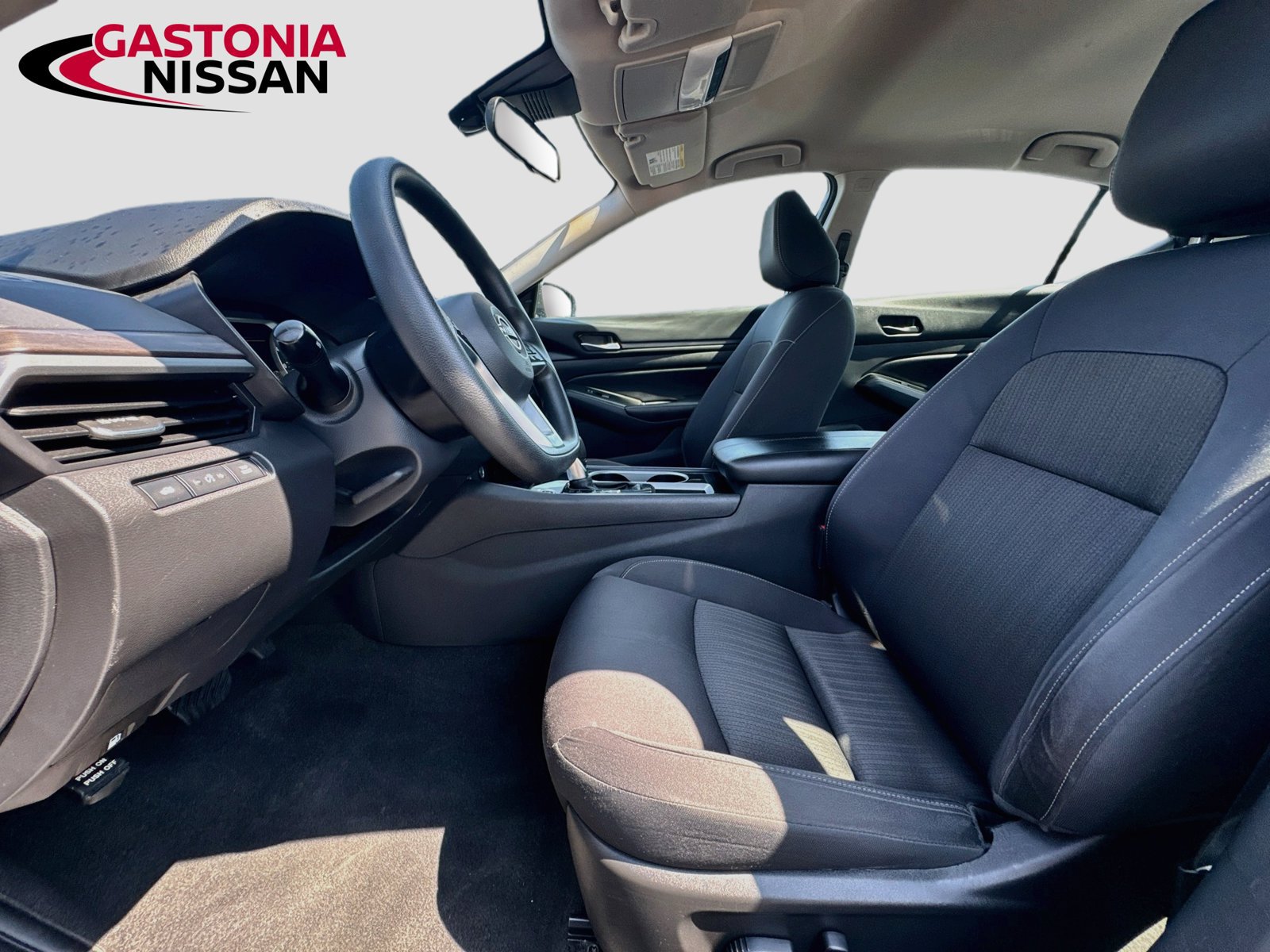 Used 2024 Nissan Altima 2.5 SV FWD image 26