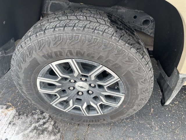 Used 2023 Chevrolet Colorado Z71 w/ Z71 Convenience Package 2 image 12