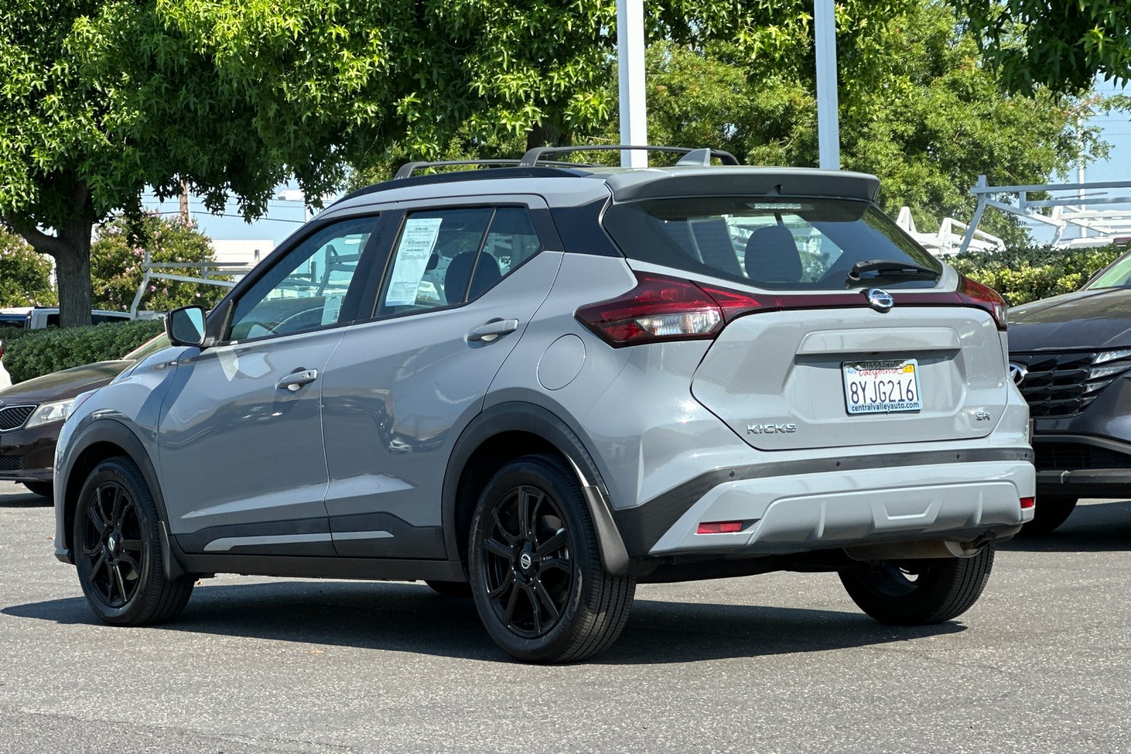 Used 2021 Nissan Kicks SR w/ Interior Electronics Package FWD image 6