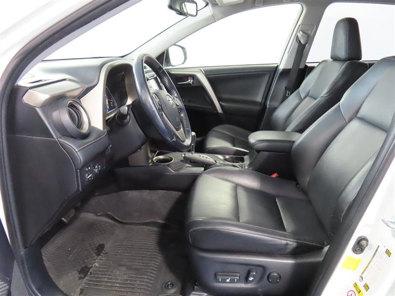 Used 2015 Toyota RAV4 Limited image 18