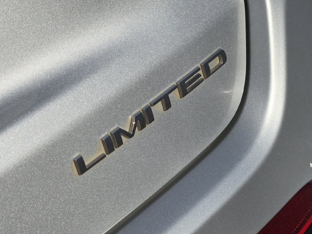 Used 2025 Jeep Compass Limited AWD/4WD image 11