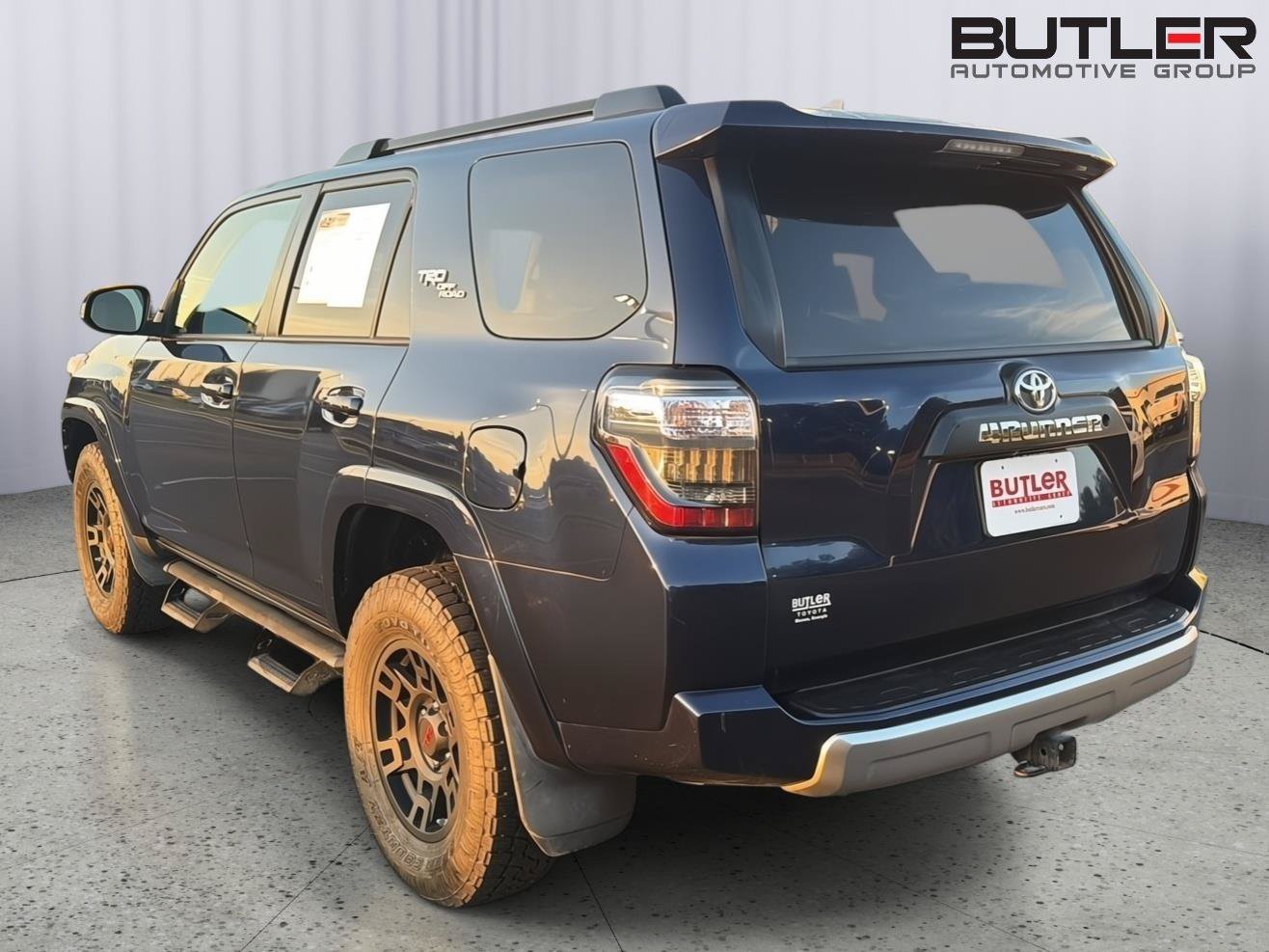 Used 2019 Toyota 4Runner TRD Off-Road AWD/4WD image 4