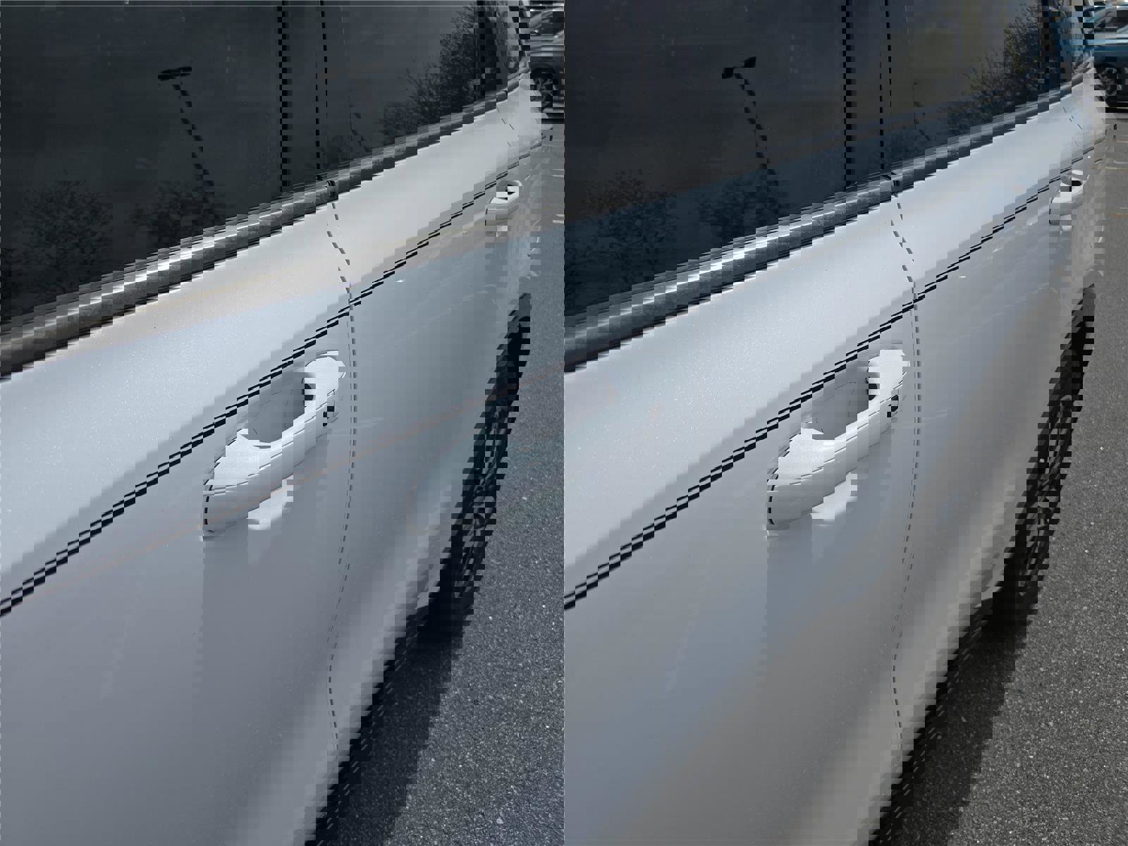 Used 2022 Kia Sorento EX w/ Panoramic Sunroof Package image 12