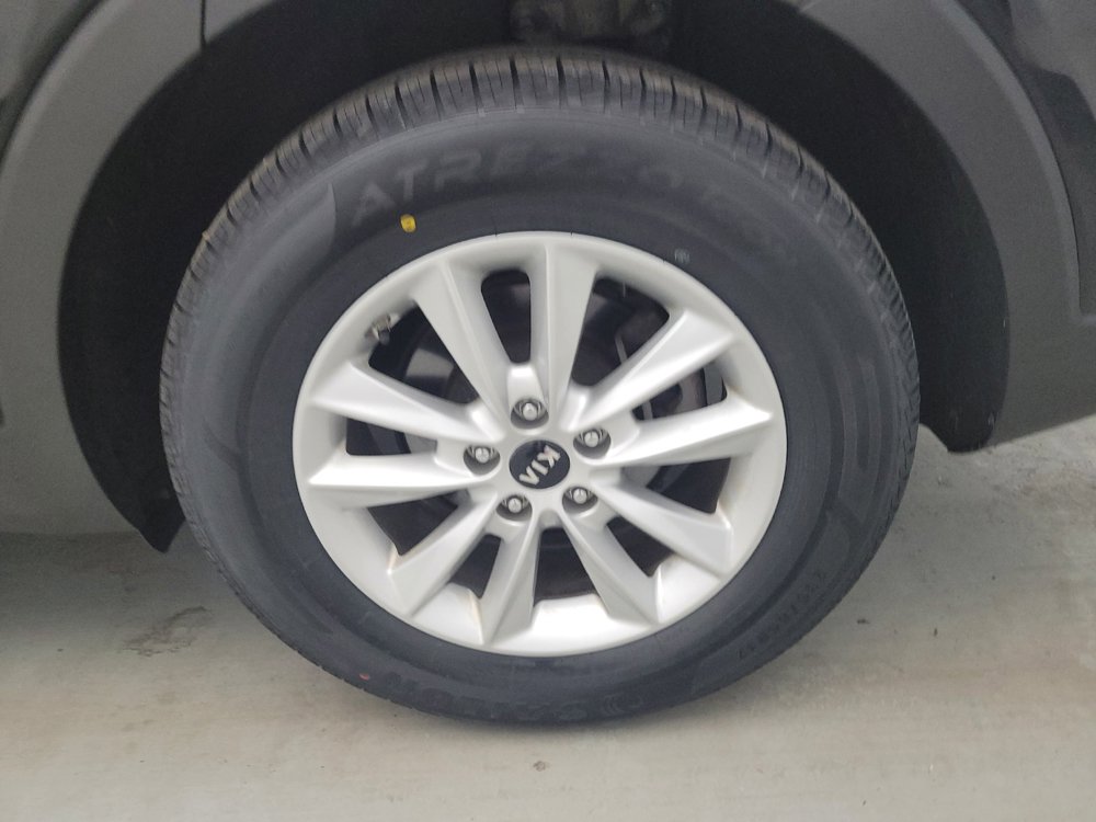 Used 2020 Kia Sorento LX AWD/4WD image 31