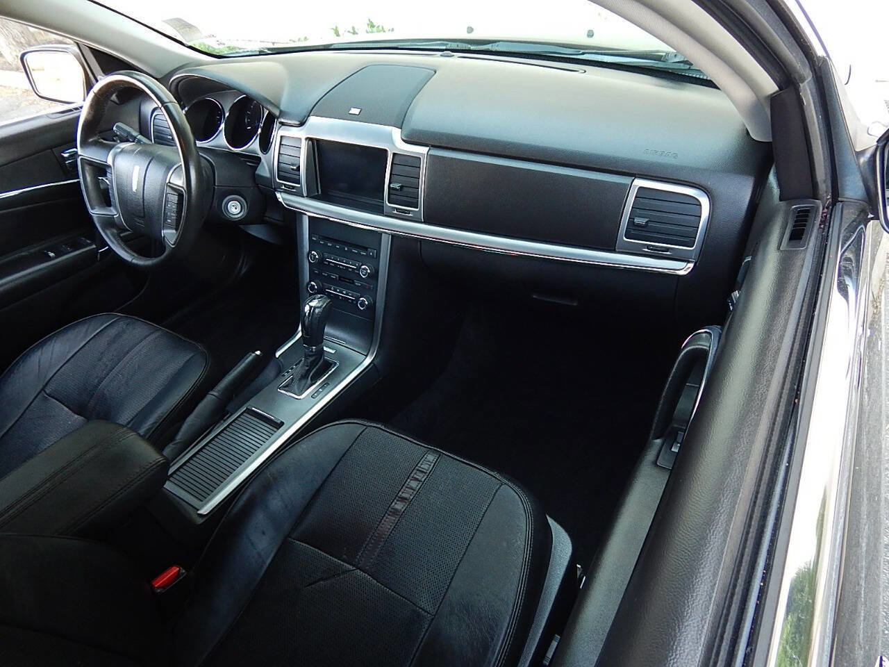 Used 2011 Lincoln MKZ w/ 102A Rapid Spec Order Code FWD image 22