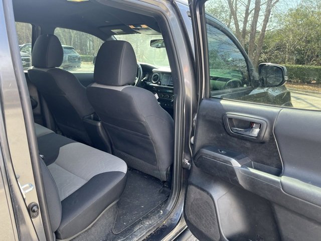Used 2021 Toyota Tacoma TRD Sport w/ Technology Package image 12