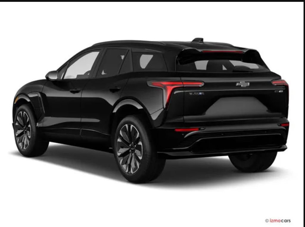 Used 2024 Chevrolet Blazer EV LT AWD/4WD image 2