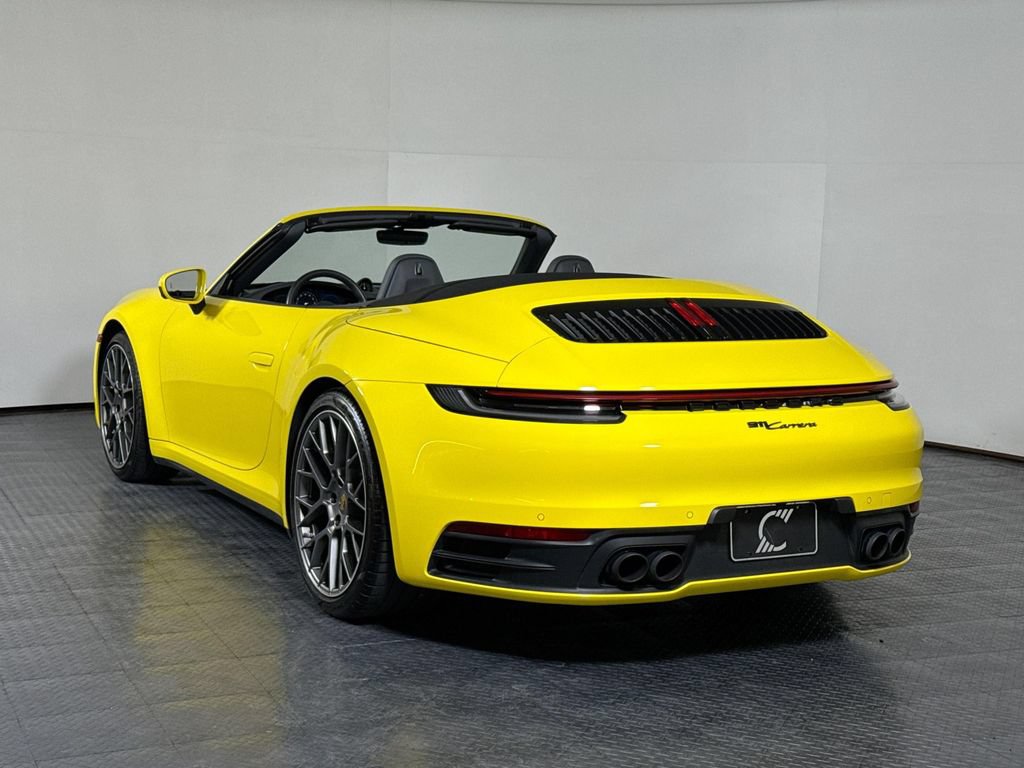 Used 2021 Porsche 911 Carrera RWD image 3