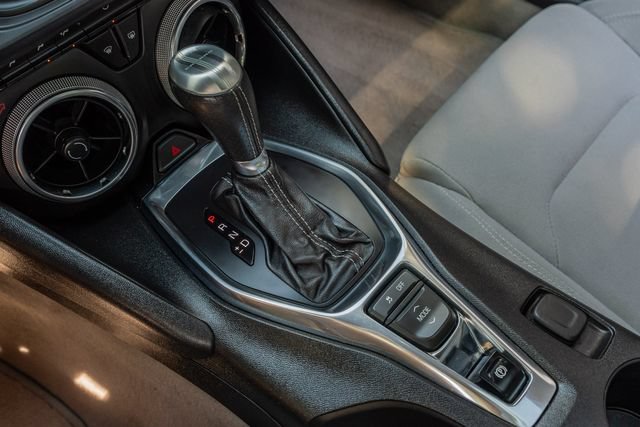 Used 2018 Chevrolet Camaro SS RWD image 29