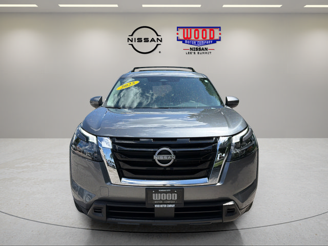 Used 2025 Nissan Pathfinder SV AWD/4WD image 6