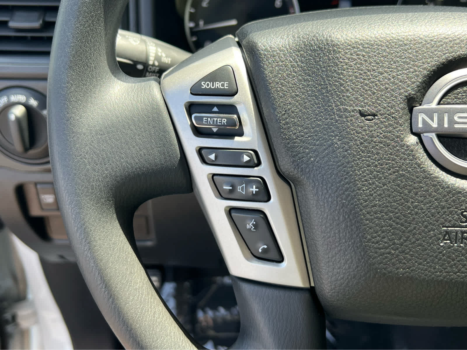 Used 2024 Nissan Titan SV w/ Accessory Utility Package AWD/4WD image 33