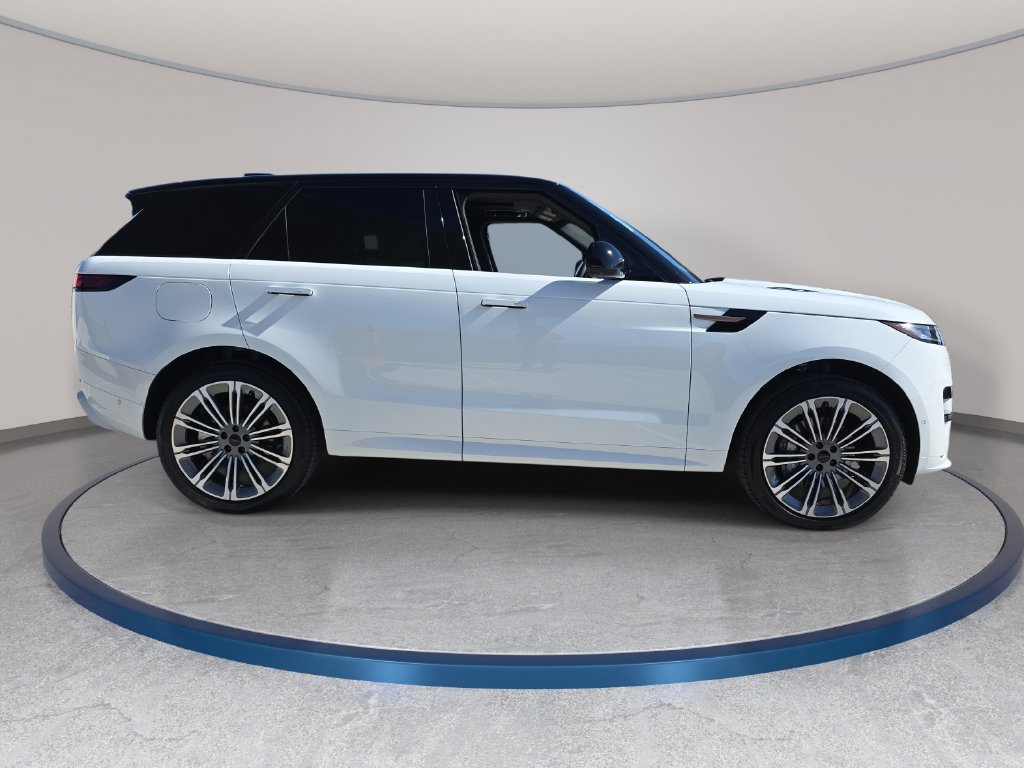 New 2027 Land Rover Range Rover Sport Dynamic SE AWD/4WD image 4