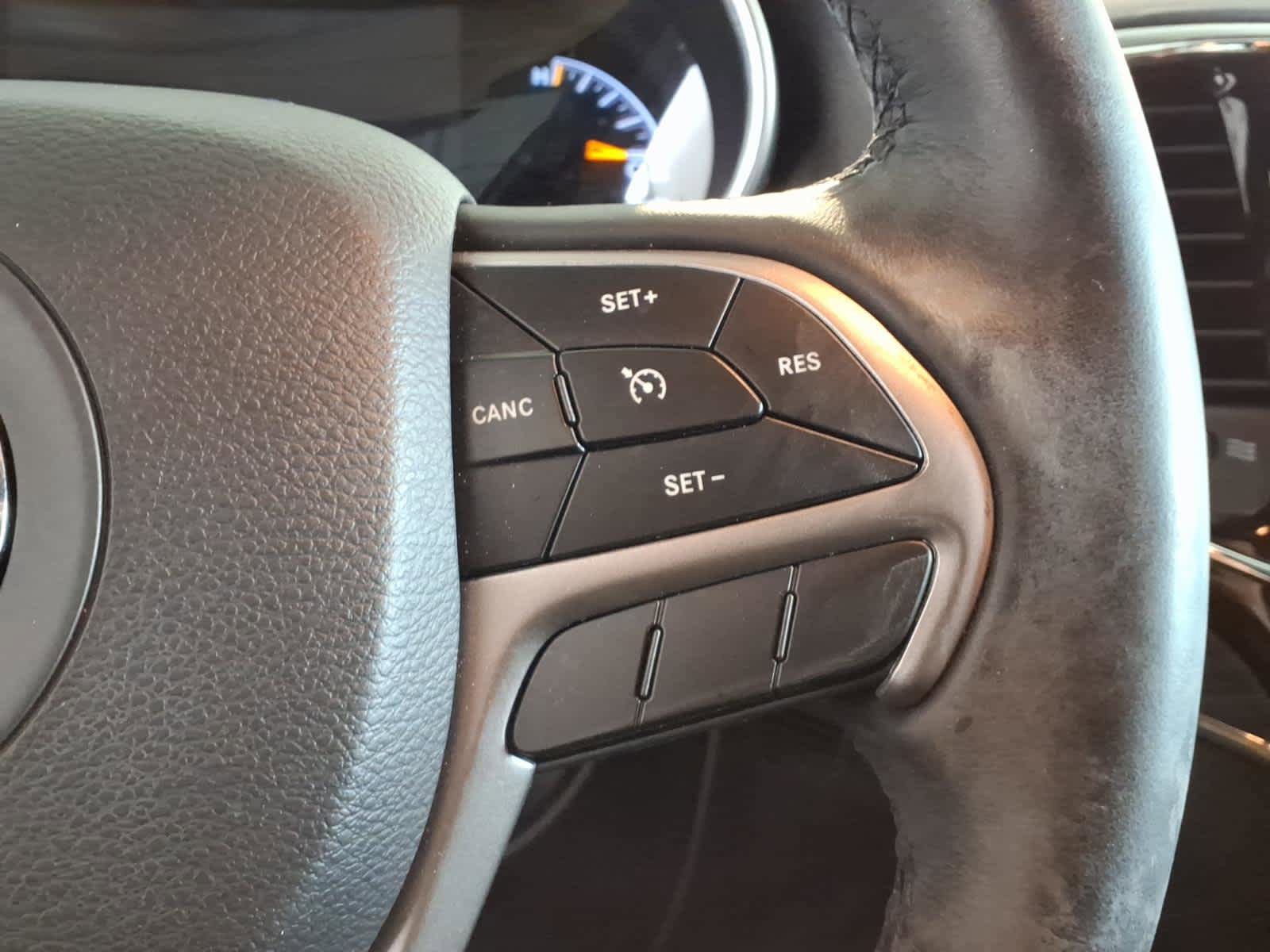Used 2019 Jeep Grand Cherokee Limited AWD/4WD image 16