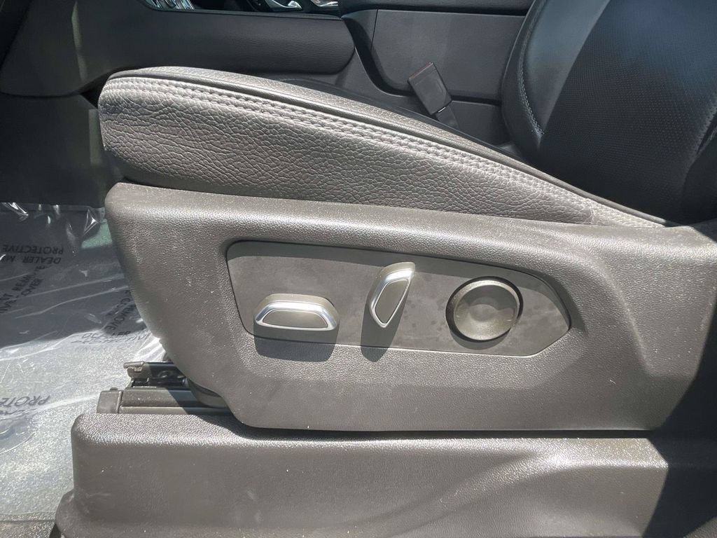 Used 2023 GMC Yukon Denali AWD/4WD image 21