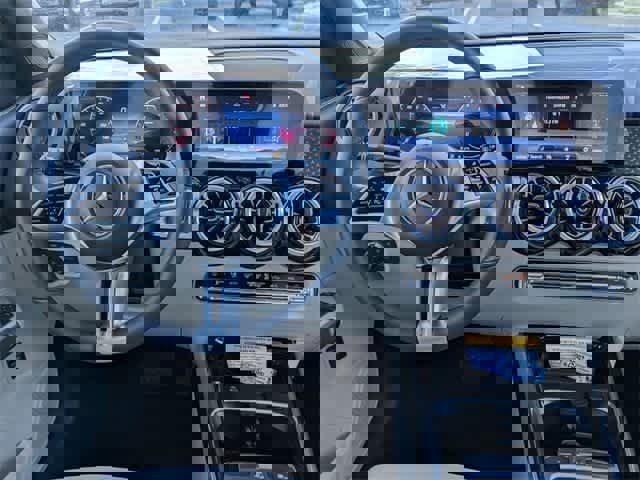 New 2025 Mercedes-Benz GLB 250 image 3