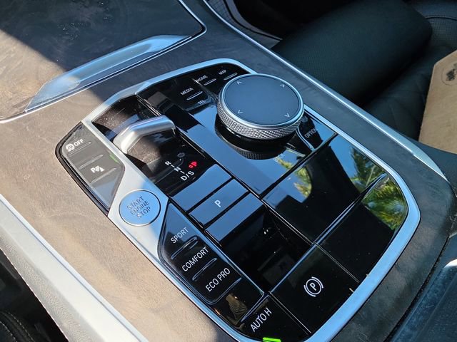 Used 2024 BMW X5 sDrive40i w/ Premium Package image 21