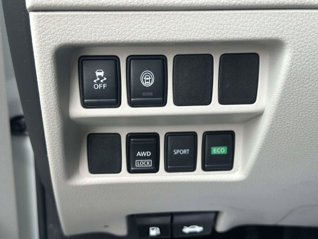 Used 2020 Nissan Rogue Sport SV AWD/4WD image 30