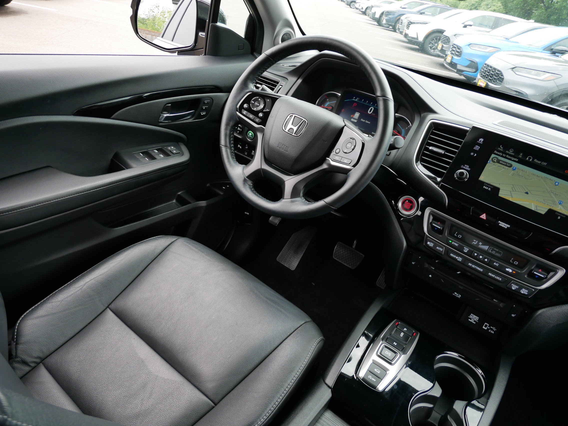Used 2022 Honda Pilot Touring image 9