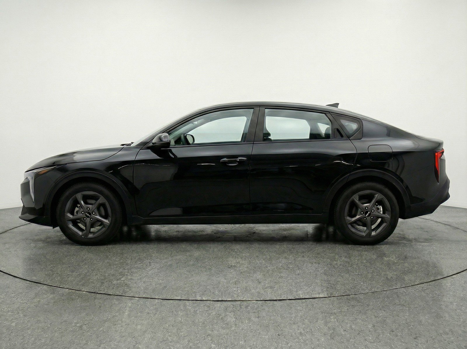 Used 2025 Kia K4 FWD image 3