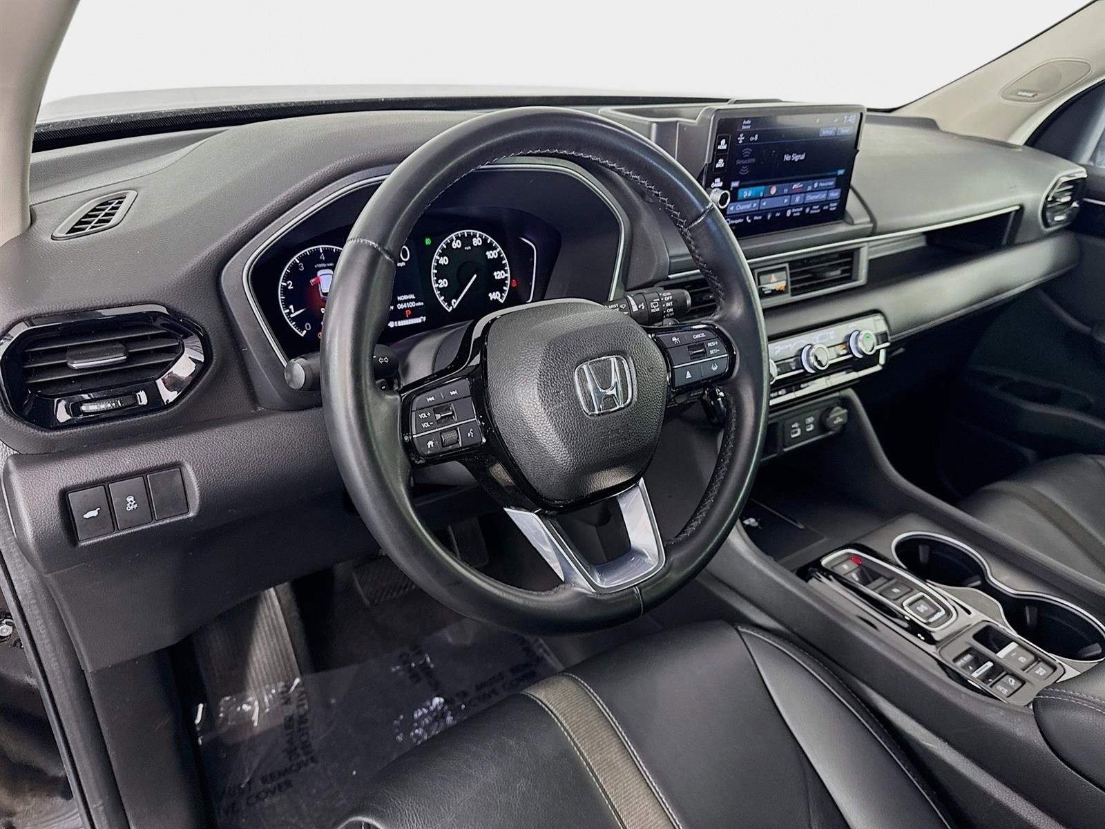 Used 2023 Honda Pilot Touring image 10