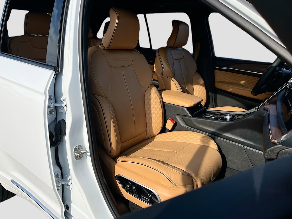 Certified 2024 Jeep Grand Cherokee Summit image 30