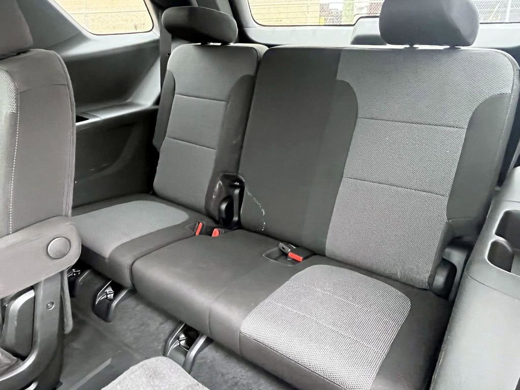 Used 2023 Chevrolet Traverse LT image 18