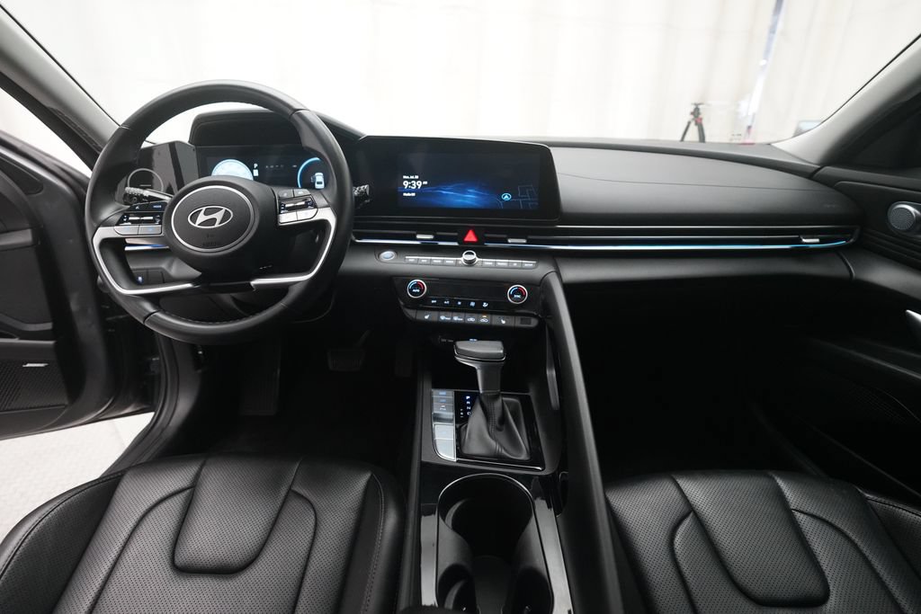 Used 2024 Hyundai Elantra Limited FWD image 5