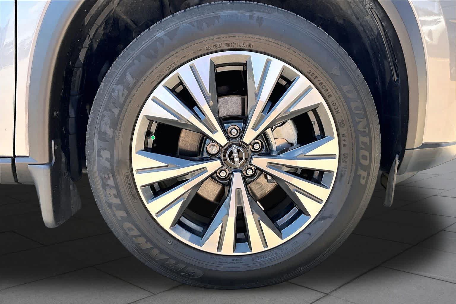 Certified 2023 Nissan Rogue SV FWD image 10