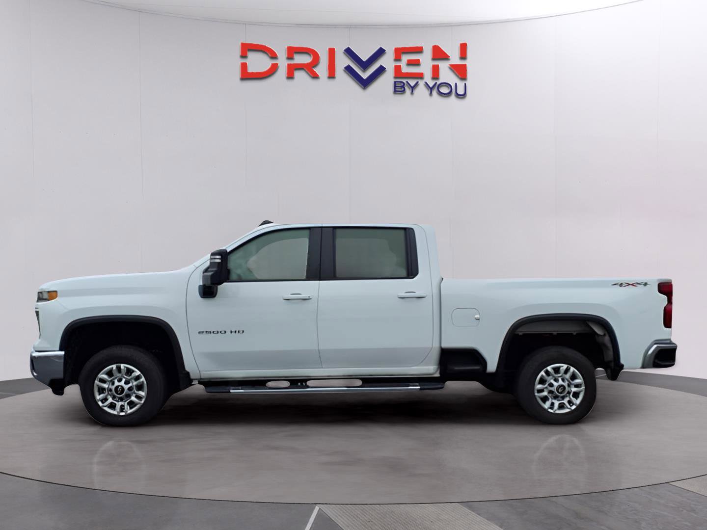 Used 2024 Chevrolet Silverado 2500 LT image 2