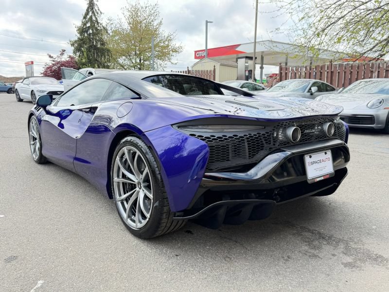 Used 2023 McLaren Artura RWD image 9