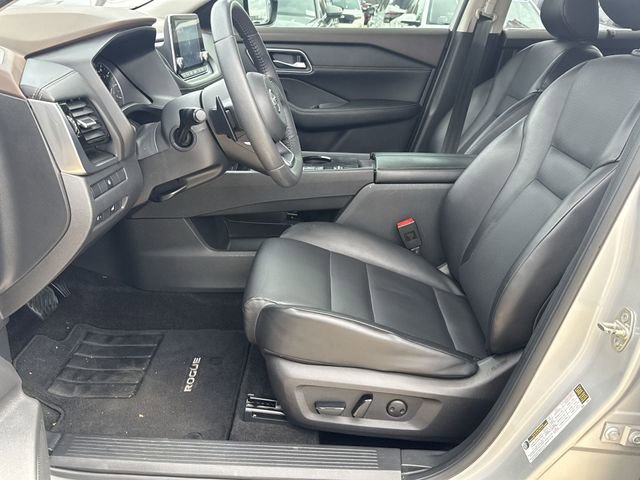 Used 2021 Nissan Rogue SV w/ Premium Package image 18