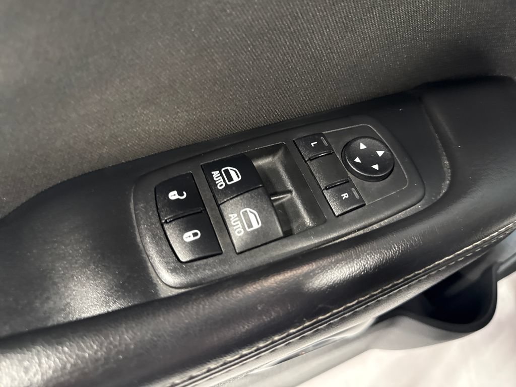 Used 2018 Dodge Challenger R/T w/ Blacktop Package RWD image 27