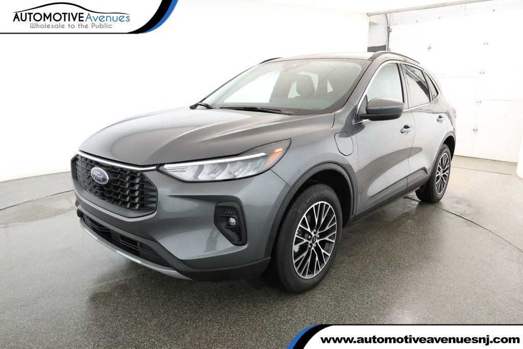 Used 2025 Ford Escape SE